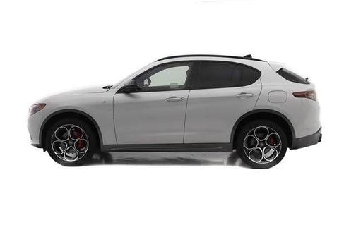 Moonlight Gray Metallic 2024 Alfa Romeo Stelvio Ti