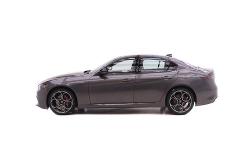 Vesuvio Gray Metallic 2026 Alfa Romeo Giulia