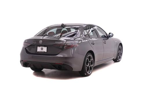 Vesuvio Gray Metallic 2026 Alfa Romeo Giulia
