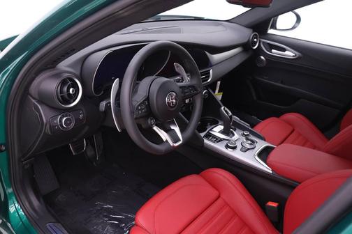 Verde 2026 Alfa Romeo Giulia