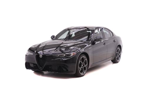 Vulcano Black Metallic 2026 Alfa Romeo Giulia