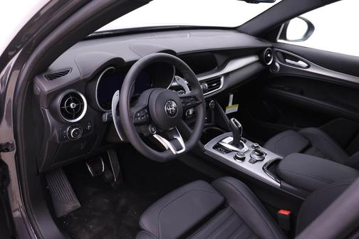 2025 Alfa Romeo Stelvio Veloce