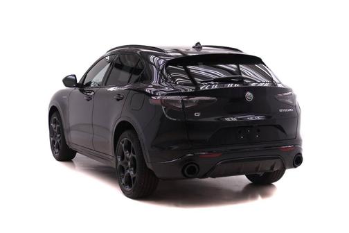 Vulcano Black Metallic 2026 Alfa Romeo Stelvio