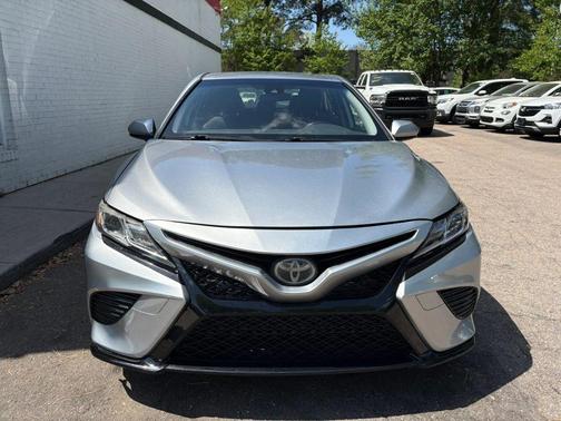 Celestial Silver Metallic 2019 Toyota Camry SE