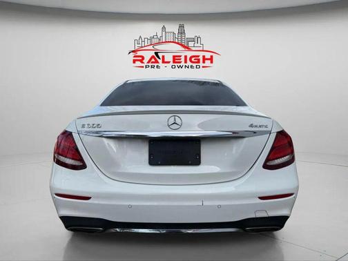 2017 Mercedes-Benz E-Class E 300 4MATIC Sedan 4D