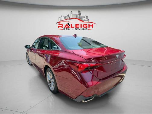 2019 Toyota Avalon XLE