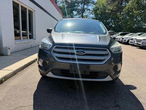 Magnetic Metallic 2019 Ford Escape SE