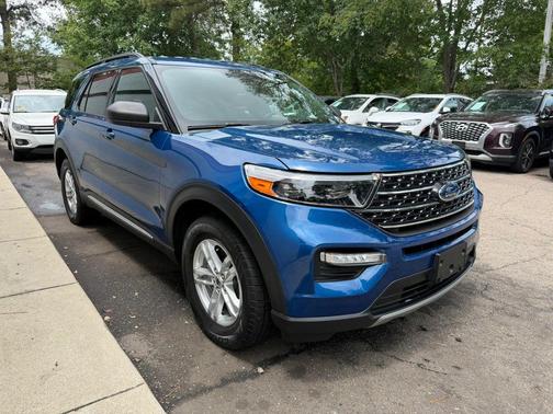 Atlas Blue Metallic 2020 Ford Explorer XLT
