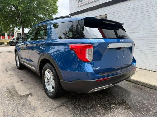 Atlas Blue Metallic 2020 Ford Explorer XLT