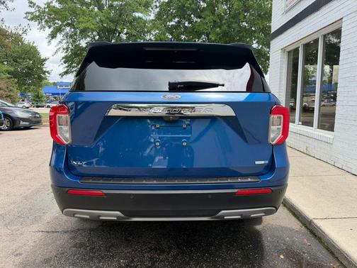 Atlas Blue Metallic 2020 Ford Explorer XLT