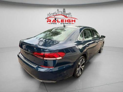 2022 Volkswagen Passat 2.0T SE