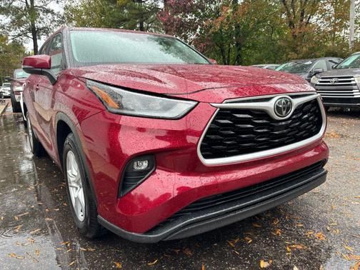 2020 Toyota Highlander LE