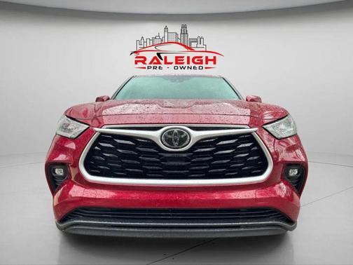 2020 Toyota Highlander LE