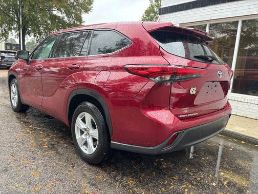 2020 Toyota Highlander LE