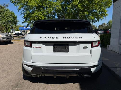 Yulong White Metallic 2018 Land Rover Range Rover Evoque Landmark Edition
