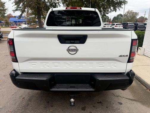 2022 Nissan Frontier S