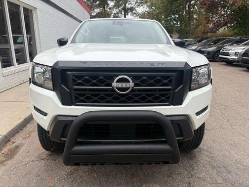 2022 Nissan Frontier S