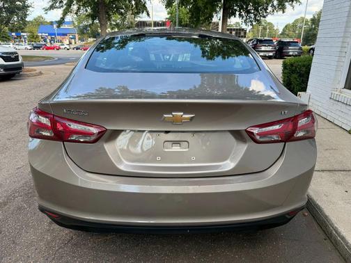 2022 Chevrolet Malibu FWD LT