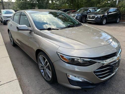 2022 Chevrolet Malibu FWD LT