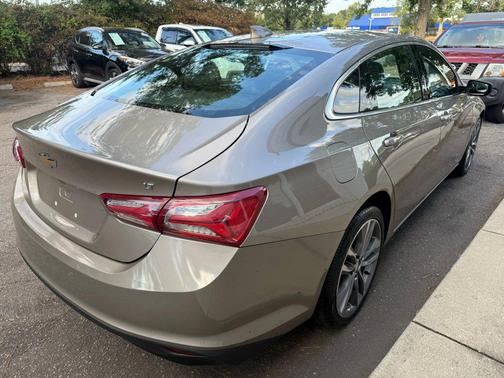 2022 Chevrolet Malibu FWD LT