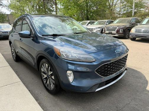 Blue Metallic 2020 Ford Escape Titanium