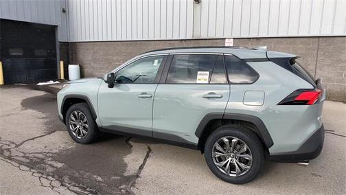 2022 Toyota RAV4 Hybrid XLE Premium