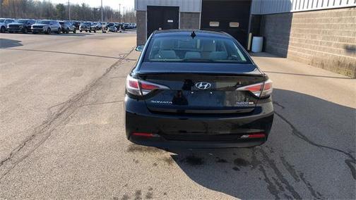 2016 Hyundai SONATA Hybrid SE