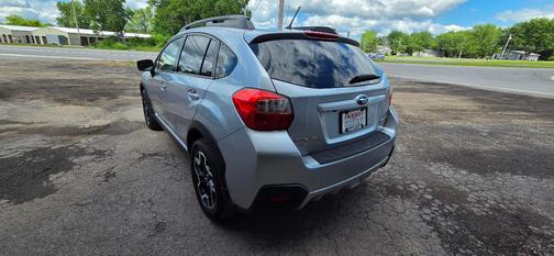 Silver Metallic 2016 Subaru Crosstrek 2.0i Premium