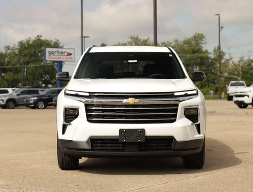 Summit White 2026 Chevrolet Traverse LT