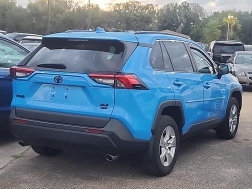 2020 Toyota RAV4 XLE