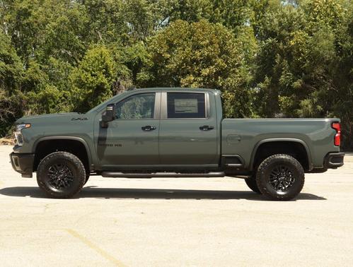 2025 Chevrolet Silverado 2500 4WD Crew Cab Standard Bed ZR2