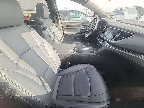 2024 Buick Enclave Essence FWD