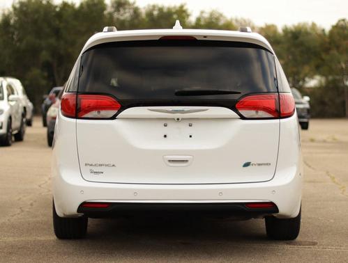 2018 Chrysler Pacifica Hybrid Limited