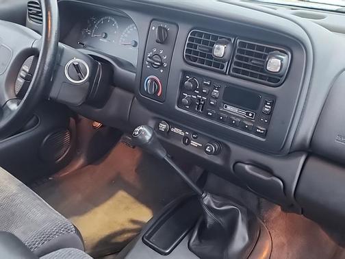 1999 Dodge Dakota SLT