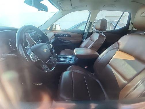 Iridescent Pearl Tricoat 2018 Chevrolet Traverse High Country