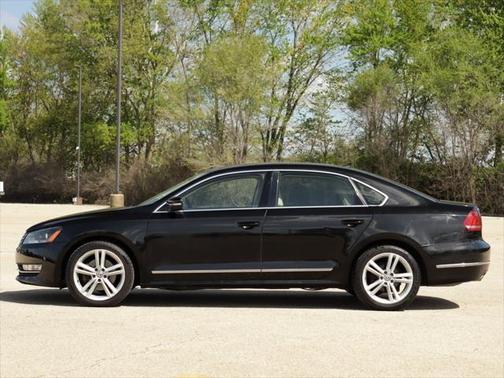 2015 Volkswagen Passat 1.8T Auto SE w/Sunroof & Nav