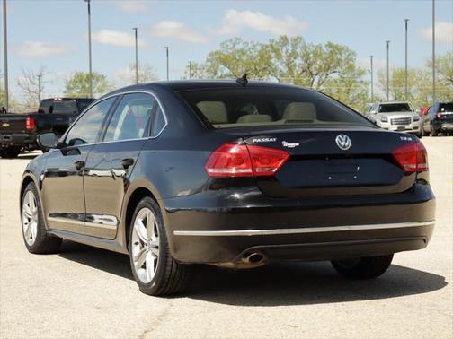 2015 Volkswagen Passat 1.8T Auto SE w/Sunroof & Nav