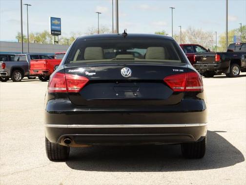 2015 Volkswagen Passat 1.8T Auto SE w/Sunroof & Nav