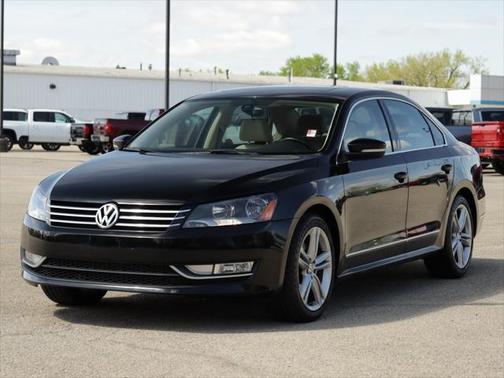 2015 Volkswagen Passat 1.8T Auto SE w/Sunroof & Nav