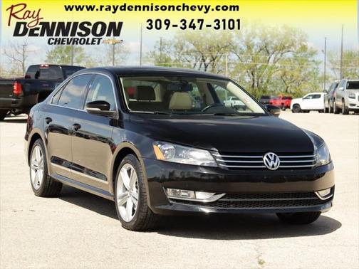 2015 Volkswagen Passat 1.8T Auto SE w/Sunroof & Nav