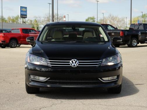 2015 Volkswagen Passat 1.8T Auto SE w/Sunroof & Nav