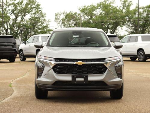 Sterling 2026 Chevrolet Trax LS