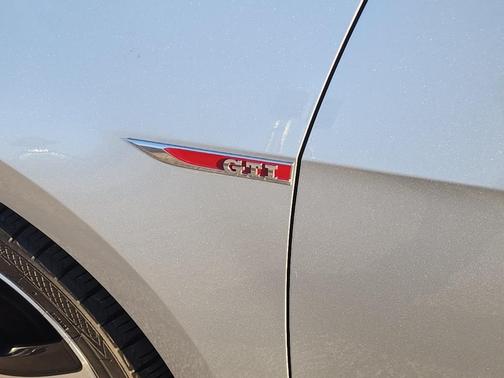 2016 Volkswagen Golf GTI 2.0T SE 4-Door