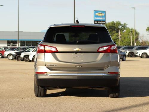 Pepperdust Metallic 2018 Chevrolet Equinox LT