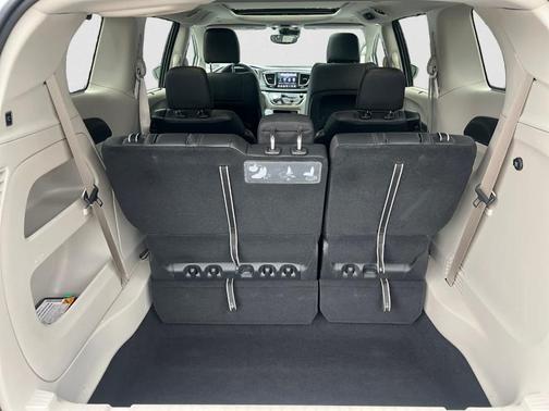 2020 Chrysler Pacifica Touring-L