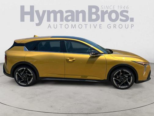 Sparkling 2026 Kia K4 GT-LINE