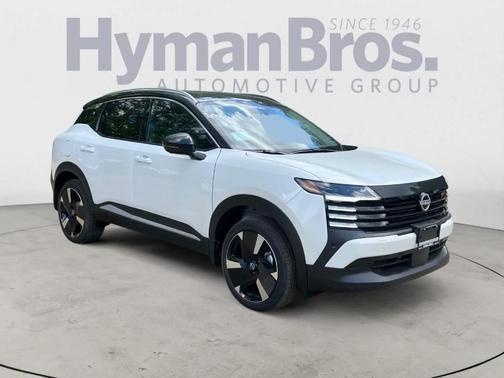 2t Wht Blk Roof 2026 Nissan Kicks SR