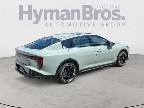 2025 Kia K4 GT-Line