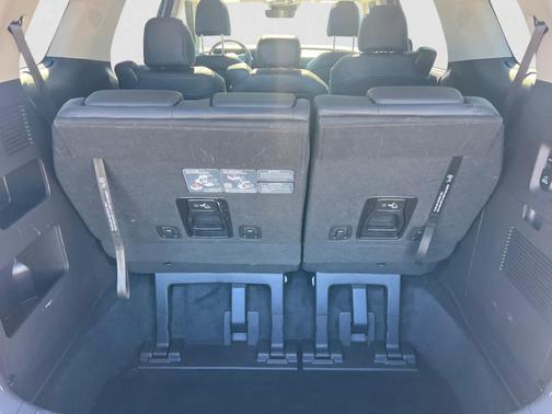 2025 Kia Carnival SX