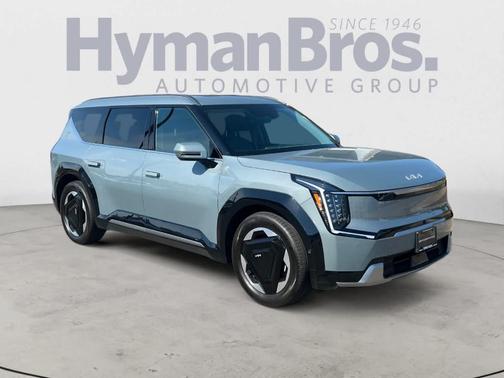 Iceberg Green 2024 Kia EV9 Land